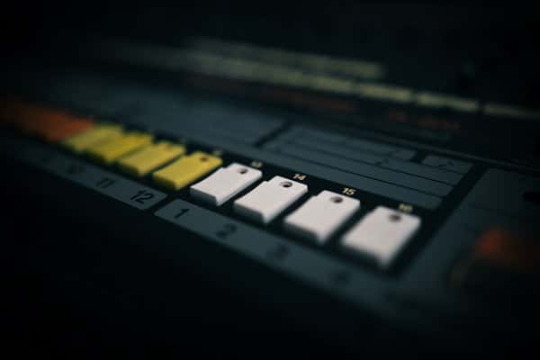 808 Trong Hip Hop Là Gì? Lịch Sử Và Ảnh Hưởng Của Roland TR-808